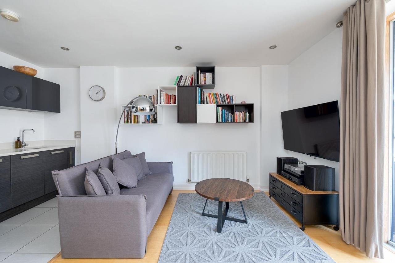 D8 - Canal View Apartment Londra Exterior foto