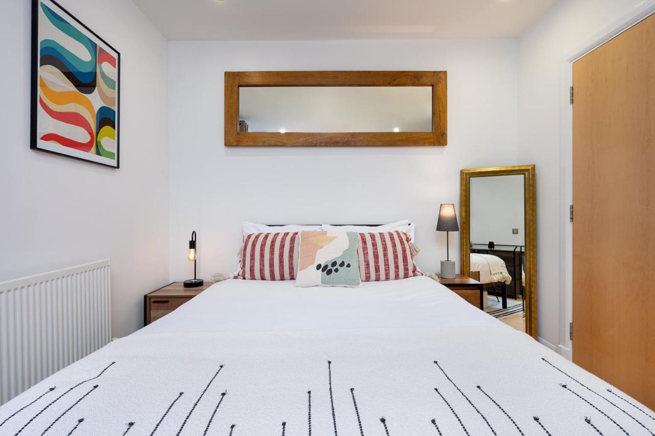 D8 - Canal View Apartment Londra Exterior foto