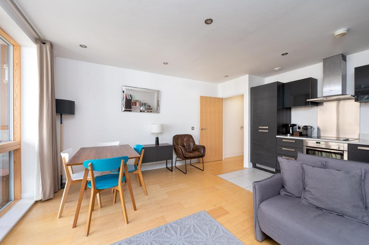 D8 - Canal View Apartment Londra Exterior foto